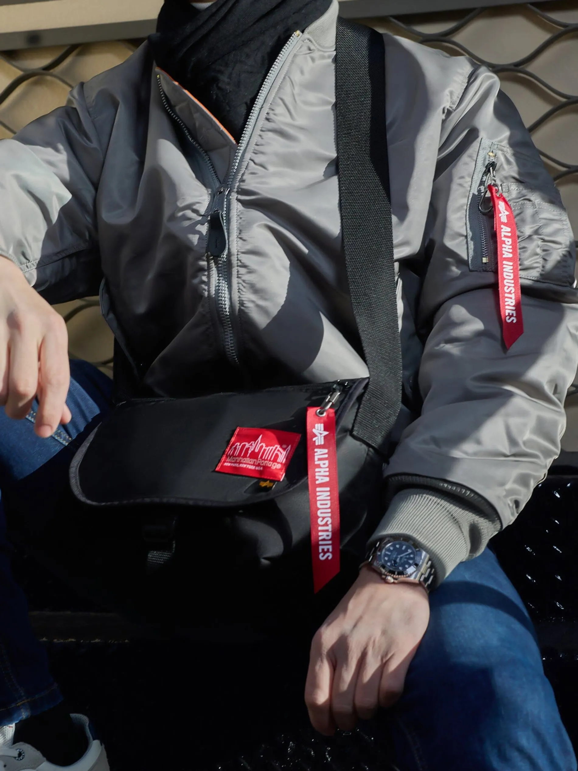 ALPHA X MANHATTAN PORTAGE NYLON MESSENGER BAG SM