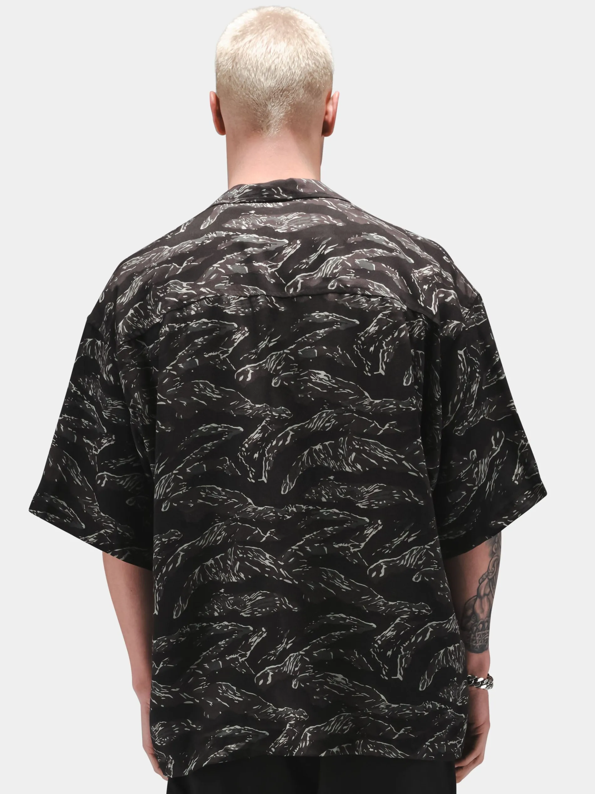 CAMO RELAXED CAMP SHORT SLEEVE SHIRT