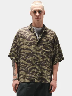 CAMO RELAXED CAMP SHORT SLEEVE SHIRT