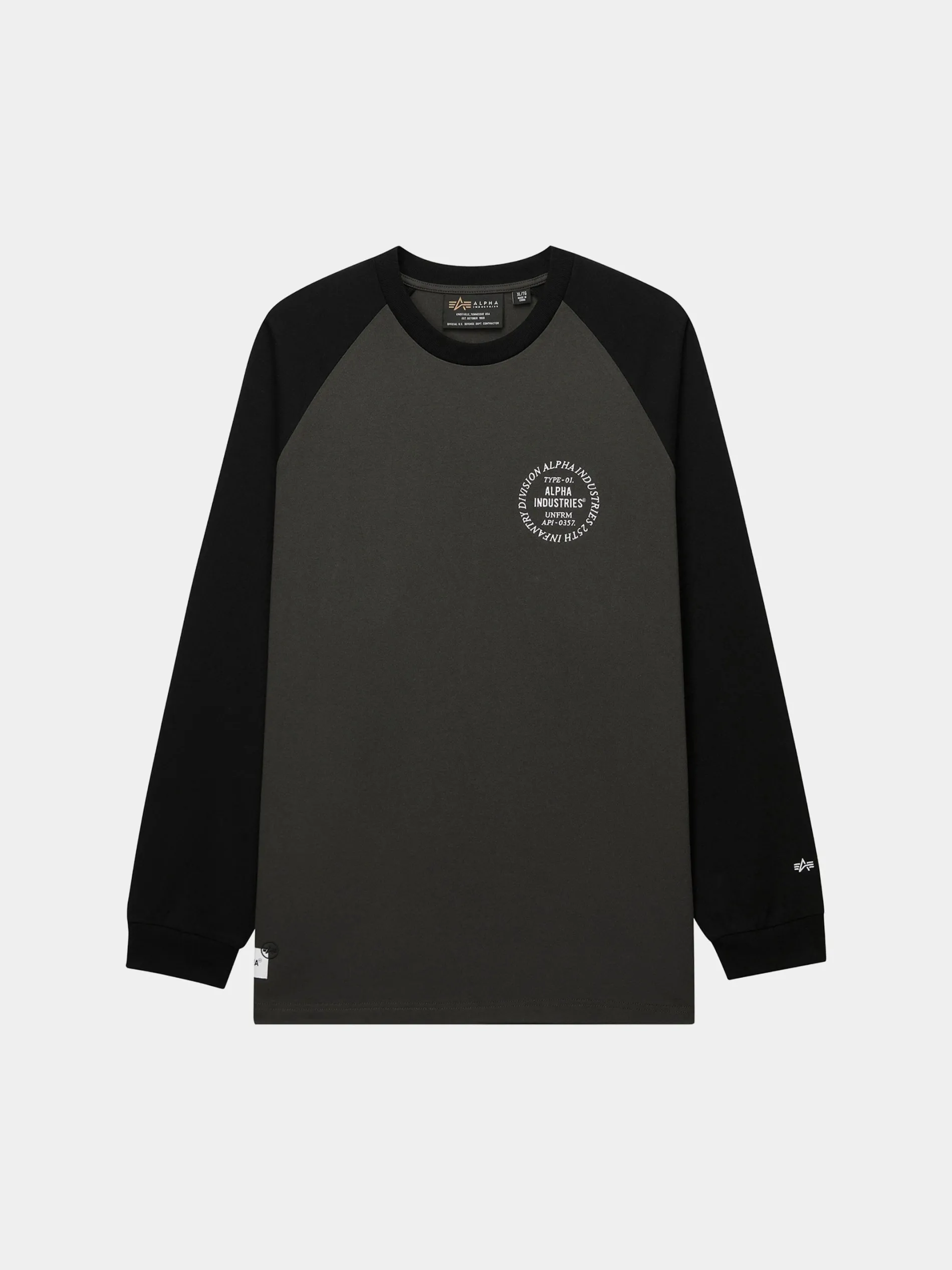UNFRM LONG-SLEEVED RAGLAN T-SHIRT
