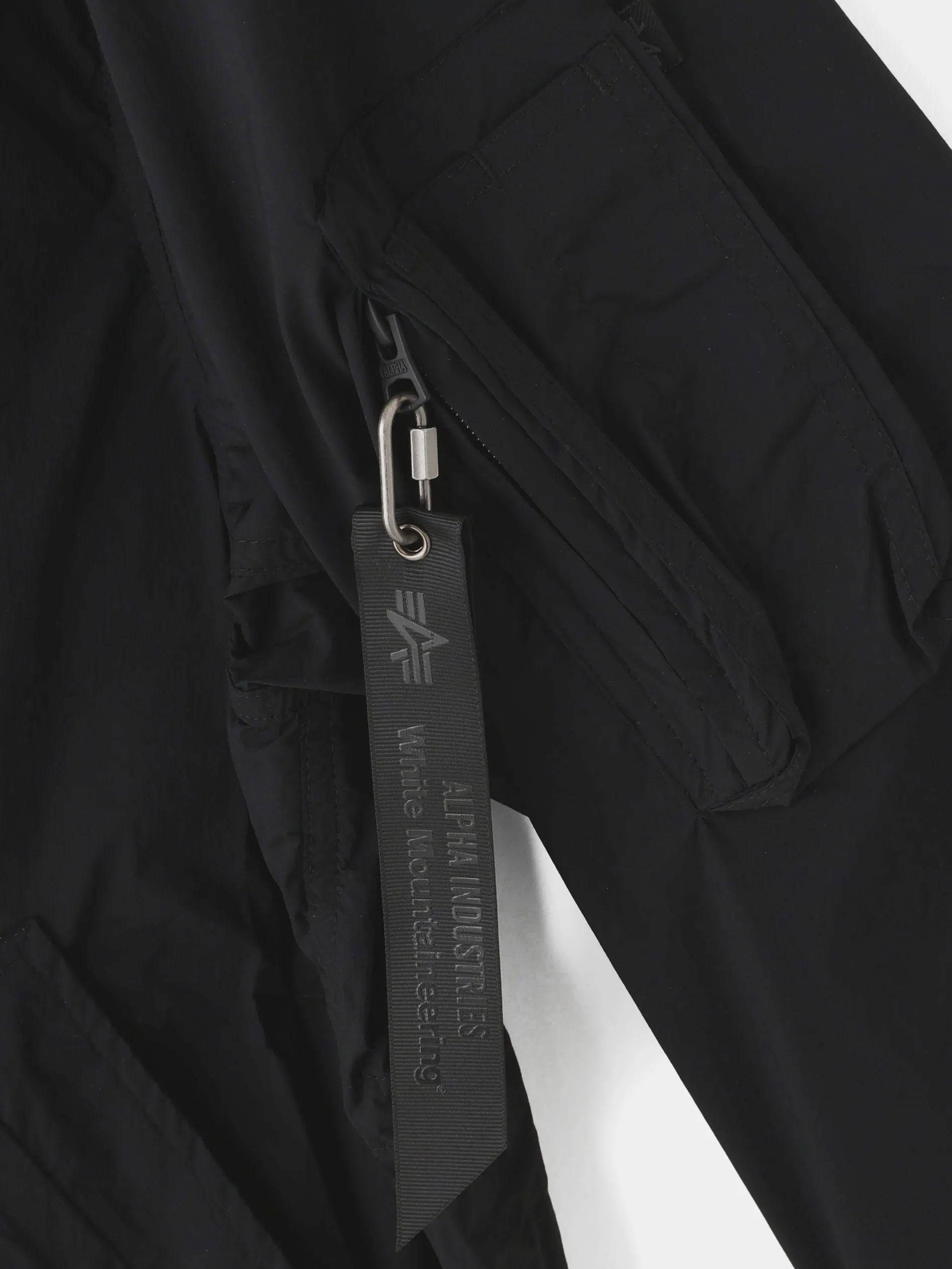 WHITE MOUNTAINEERING X ALPHA FISHTAIL PARKA